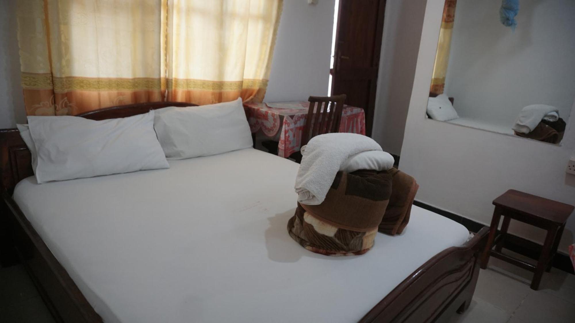 Leaders Lodge Kigoma Esterno foto